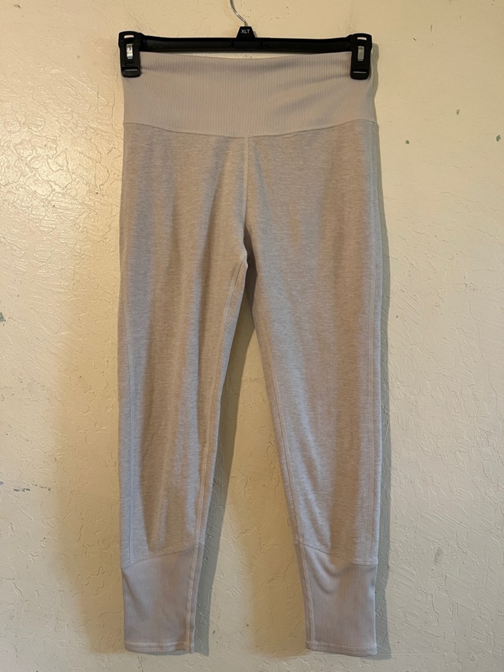 ALO Yoga High-Waist Leggings in beige